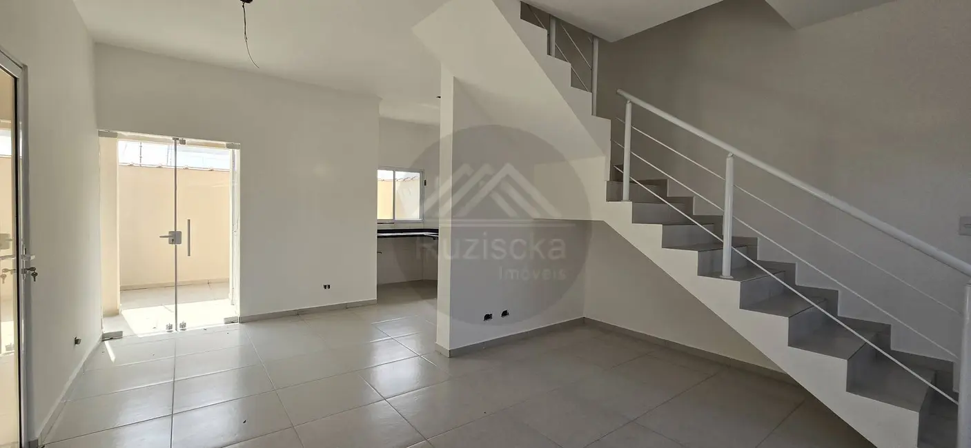 Foto 4 de Casa com 2 quartos à venda, 90m2 em Itanhaem - SP