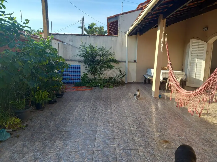 Foto 2 de Casa com 3 quartos à venda, 250m2 em Itanhaem - SP