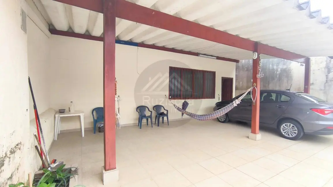 Foto 2 de Casa com 4 quartos à venda, 250m2 em Itanhaem - SP