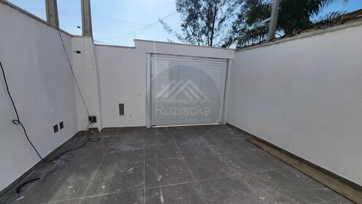 Foto 2 de Casa com 2 quartos à venda, 150m2 em Itanhaem - SP
