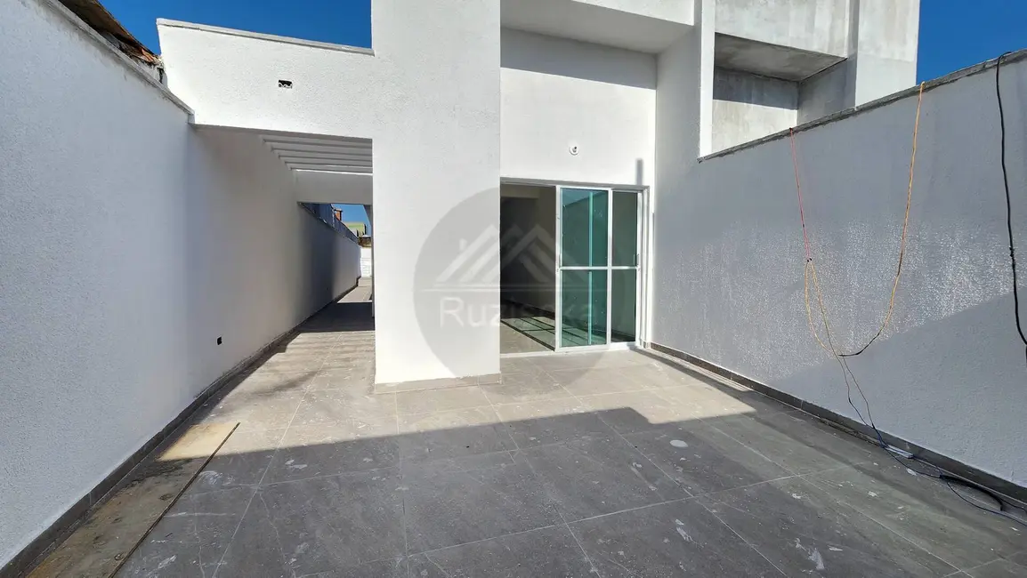 Foto 1 de Casa com 2 quartos à venda, 150m2 em Itanhaem - SP