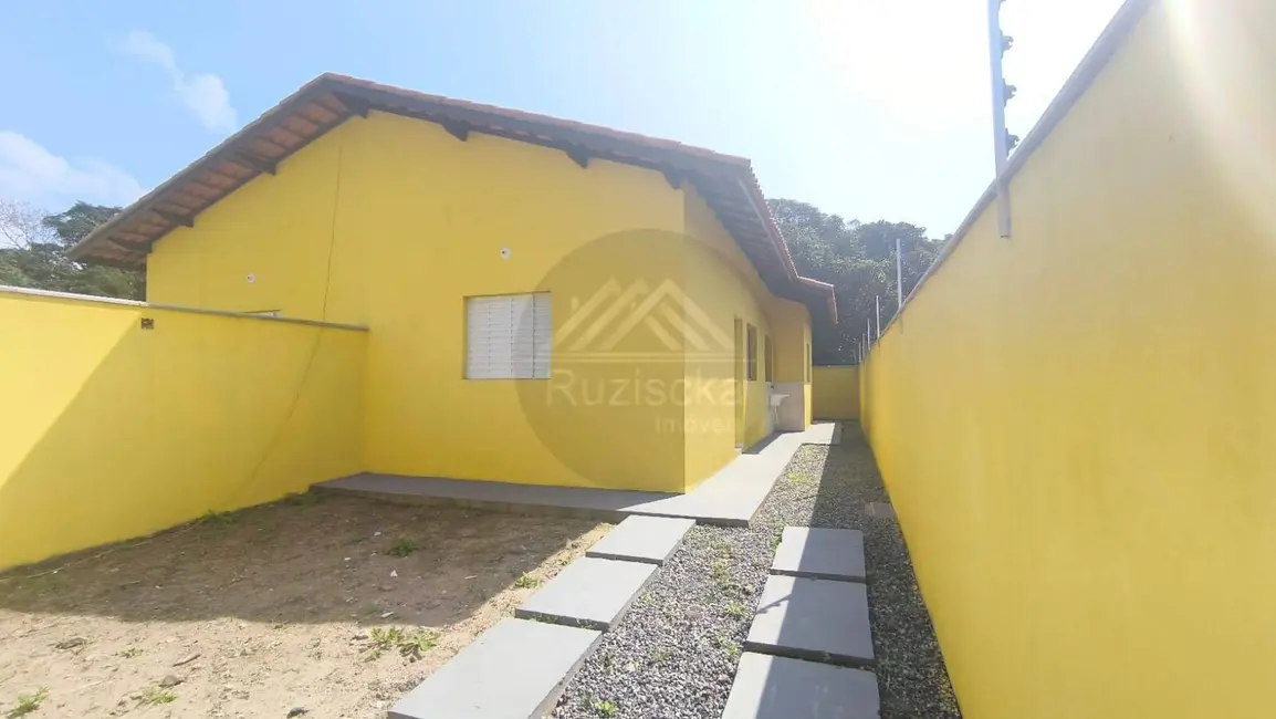 Foto 1 de Casa com 2 quartos à venda, 140m2 em Itanhaem - SP