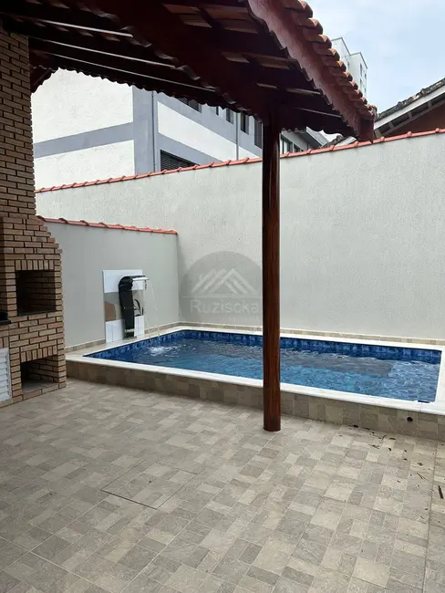 Foto 2 de Casa com 2 quartos à venda, 140m2 em Mongagua - SP