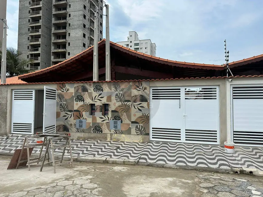 Foto 1 de Casa com 2 quartos à venda, 140m2 em Mongagua - SP