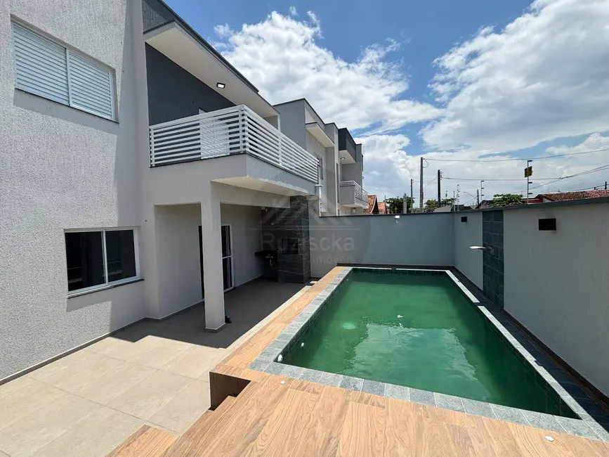 Foto 1 de Casa com 3 quartos à venda, 151m2 em Itanhaem - SP