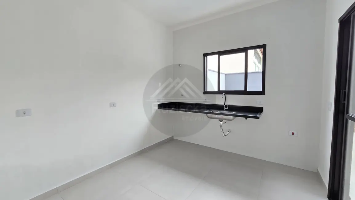 Foto 4 de Casa com 2 quartos à venda, 90m2 em Itanhaem - SP