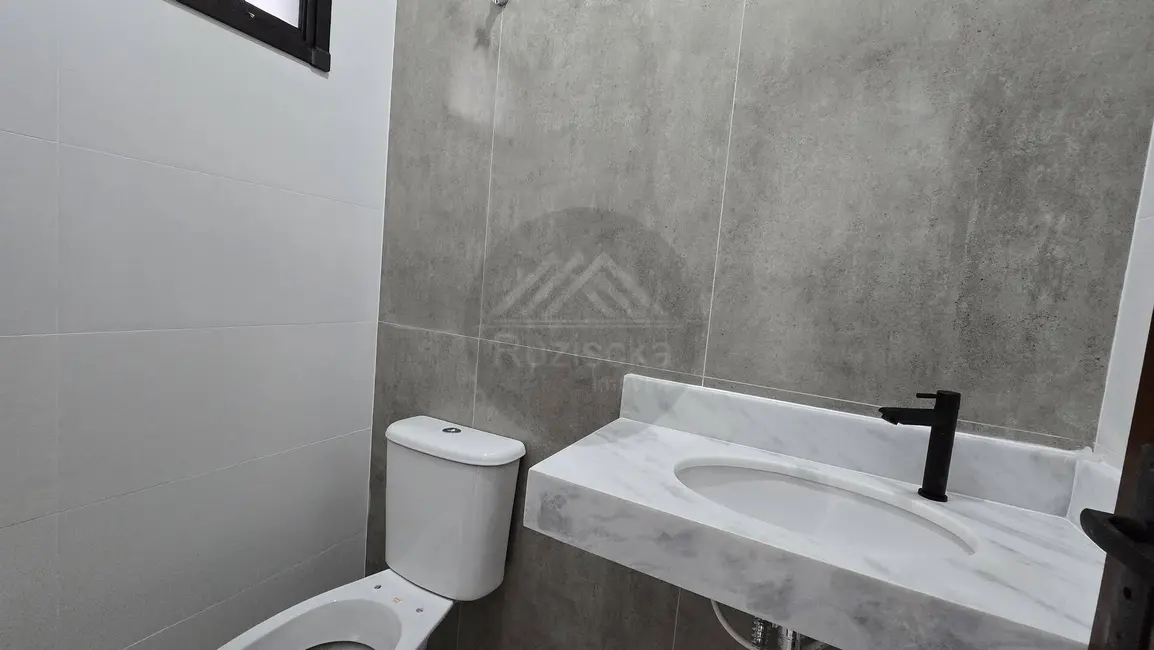 Foto 5 de Casa com 2 quartos à venda, 90m2 em Itanhaem - SP