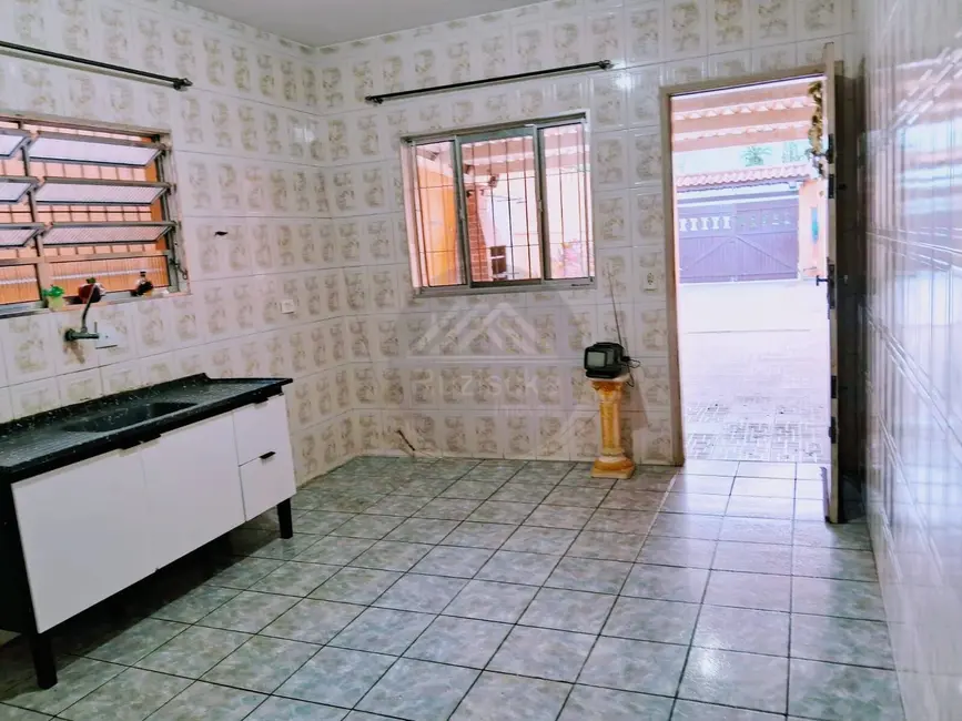 Foto 4 de Casa com 2 quartos à venda, 170m2 em Itanhaem - SP