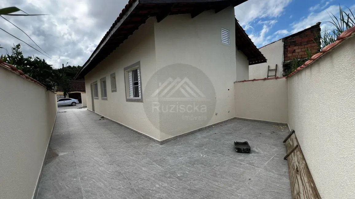 Foto 5 de Casa com 2 quartos à venda, 131m2 em Itanhaem - SP