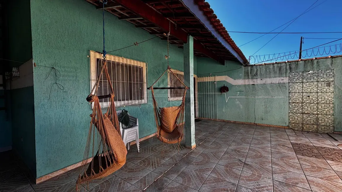 Foto 1 de Casa com 3 quartos à venda, 150m2 em Itanhaem - SP
