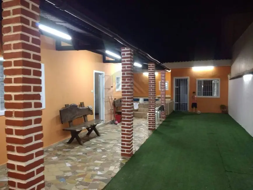 Foto 2 de Casa com 3 quartos à venda, 250m2 em Balneário São Jorge, Itanhaem - SP