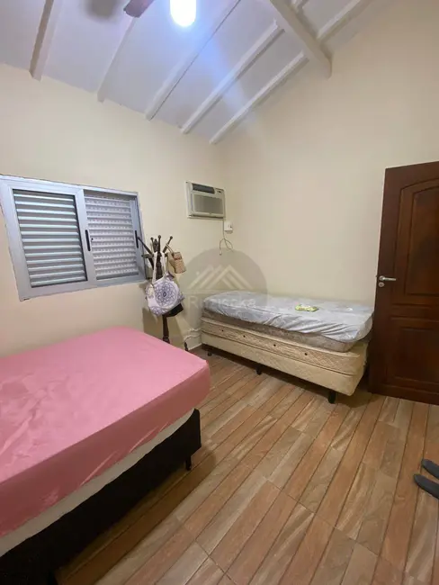 Foto 4 de Casa com 2 quartos à venda, 180m2 em Itanhaem - SP