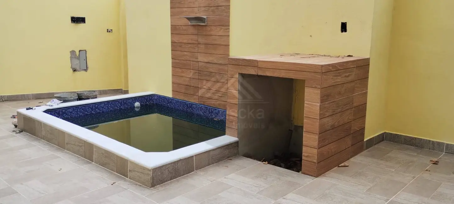Foto 5 de Casa com 2 quartos à venda, 130m2 em Itanhaem - SP