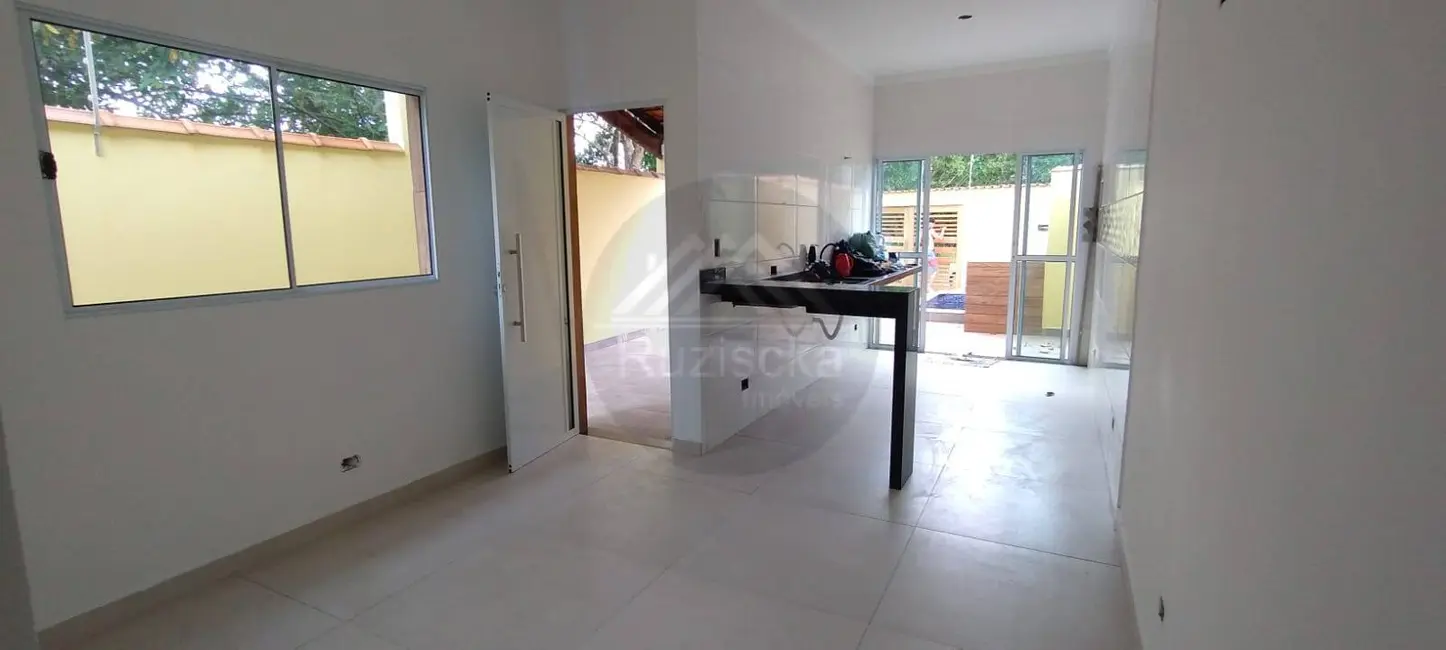 Foto 7 de Casa com 2 quartos à venda, 130m2 em Itanhaem - SP