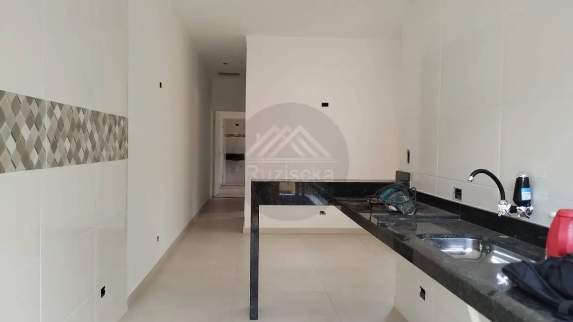 Foto 6 de Casa com 2 quartos à venda, 130m2 em Itanhaem - SP