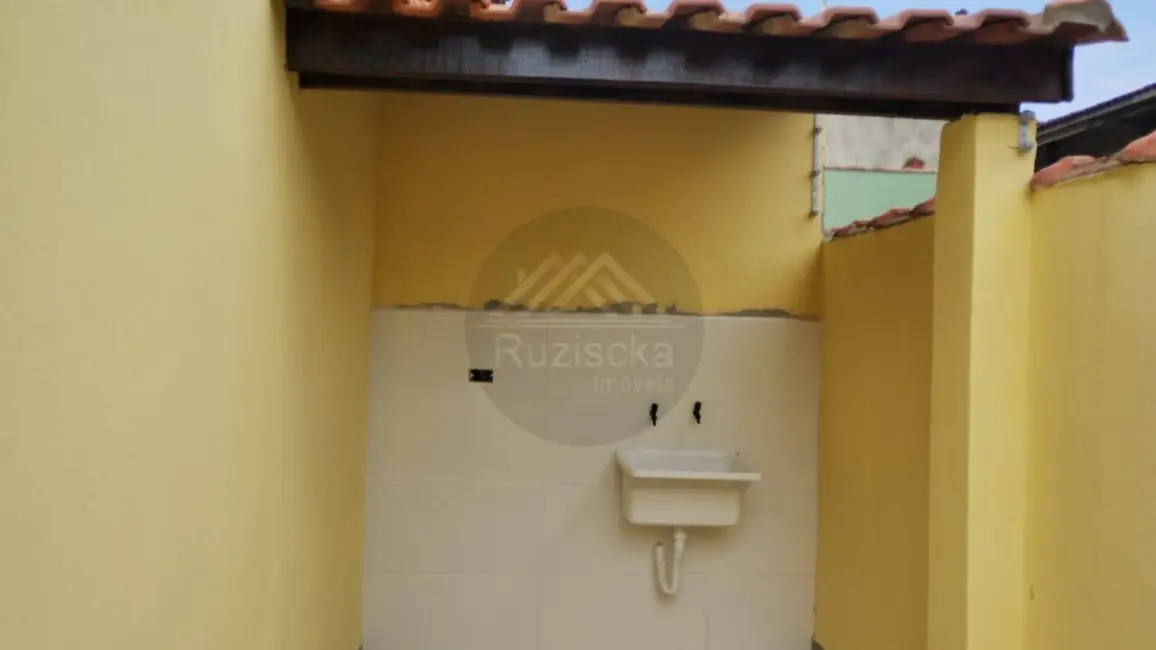 Foto 4 de Casa com 2 quartos à venda, 130m2 em Itanhaem - SP