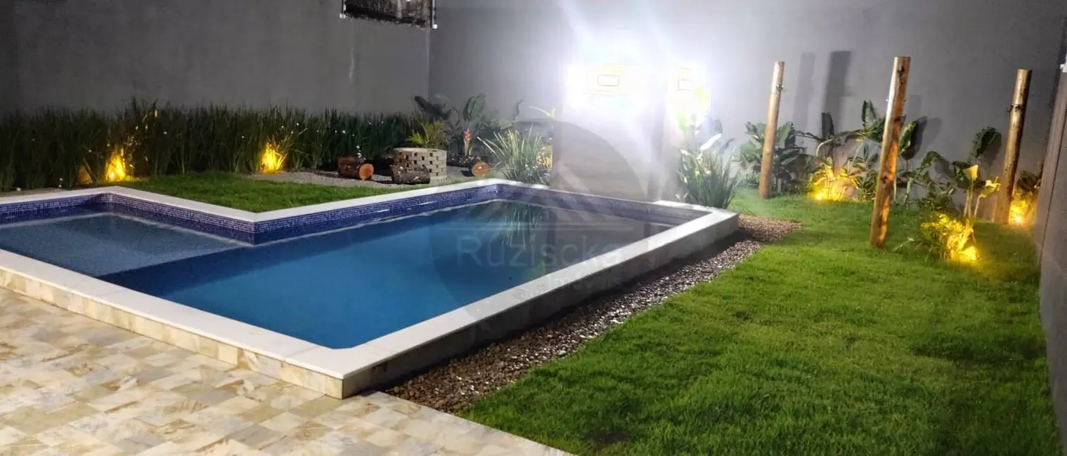 Foto 2 de Casa com 3 quartos à venda, 300m2 em Itanhaem - SP