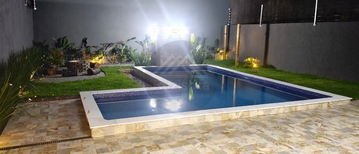 Foto 4 de Casa com 3 quartos à venda, 300m2 em Itanhaem - SP