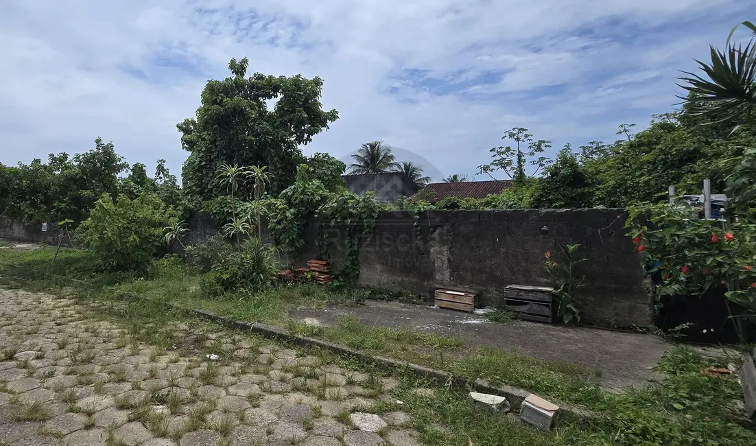 Foto 1 de Terreno / Lote à venda, 364m2 em Itanhaem - SP