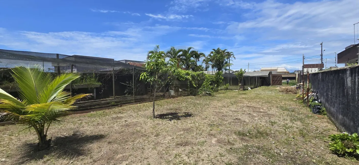 Foto 1 de Terreno / Lote à venda, 582m2 em Itanhaem - SP