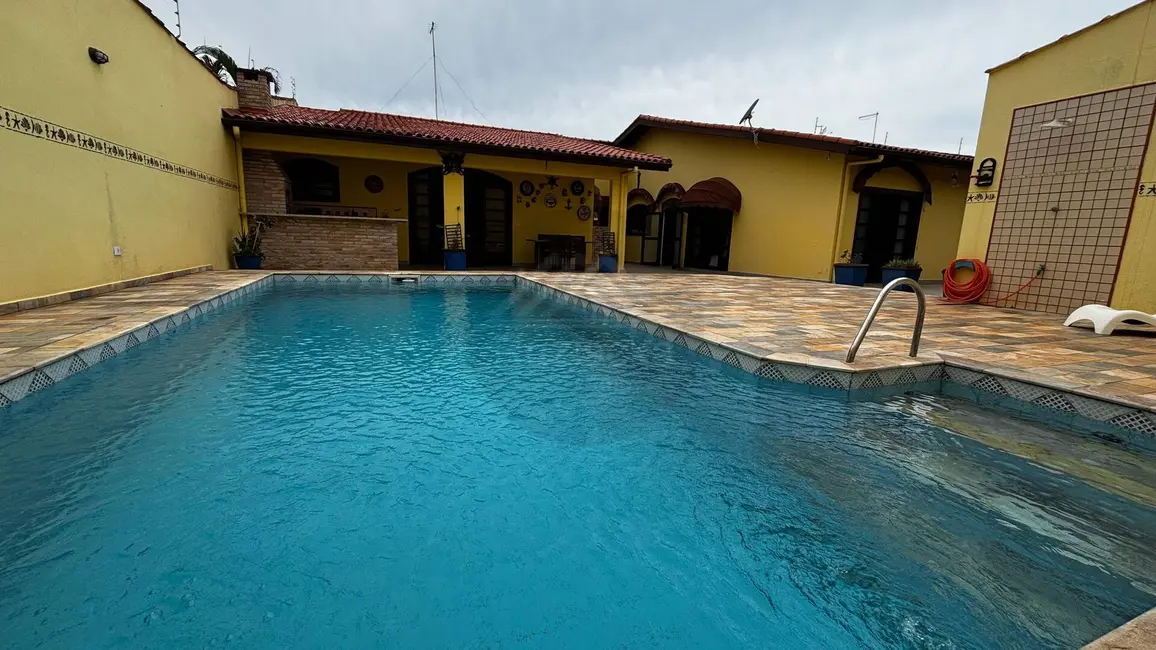 Foto 1 de Casa com 6 quartos à venda, 600m2 em Itanhaem - SP