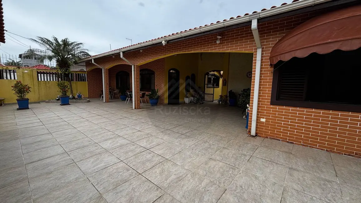 Foto 5 de Casa com 6 quartos à venda, 600m2 em Itanhaem - SP
