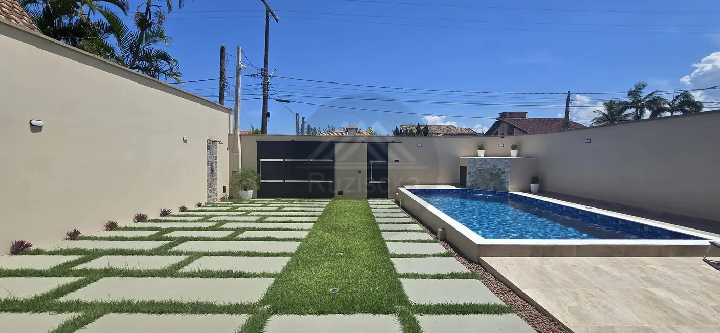 Foto 2 de Casa com 3 quartos à venda, 296m2 em Itanhaem - SP