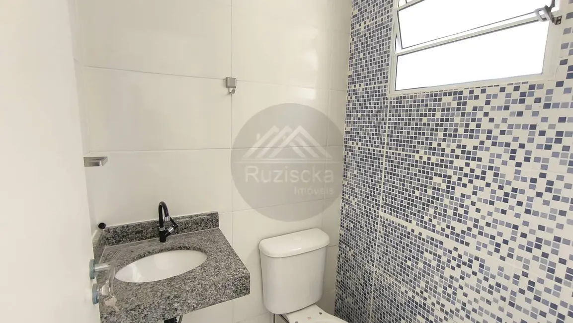 Foto 4 de Casa de Condomínio com 2 quartos à venda, 57m2 em Itanhaem - SP