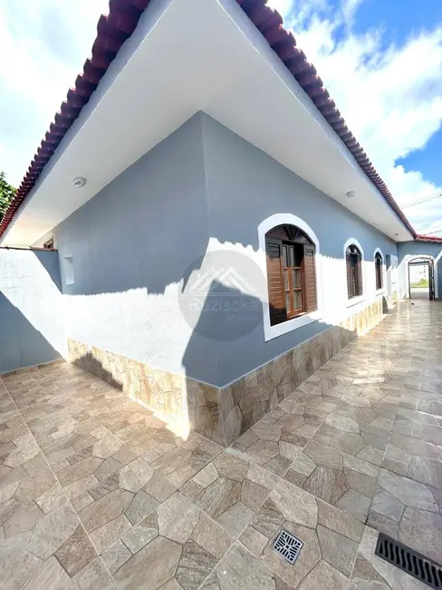 Foto 1 de Casa com 3 quartos à venda, 182m2 em Mongagua - SP