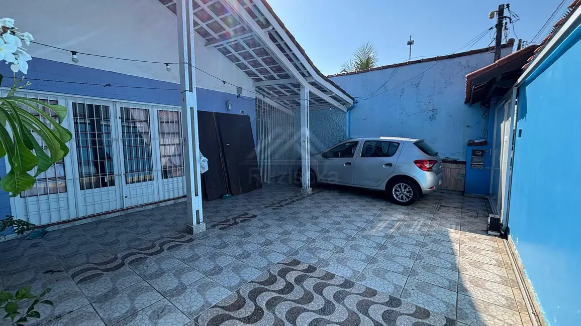 Foto 2 de Casa com 4 quartos à venda, 240m2 em Itanhaem - SP