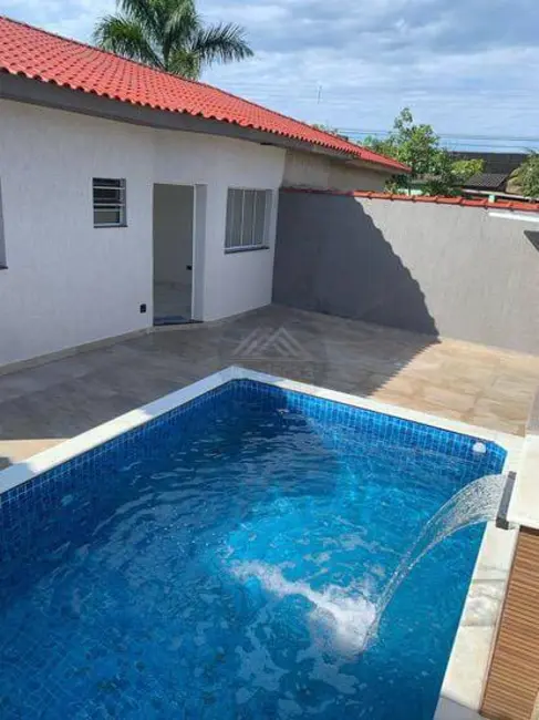 Casa com 2 quartos à venda, 150m2 em Itanhaem - SP - imagem 3 Foto 3 de Casa com 2 quartos à venda, 150m2 em Itanhaem - SP