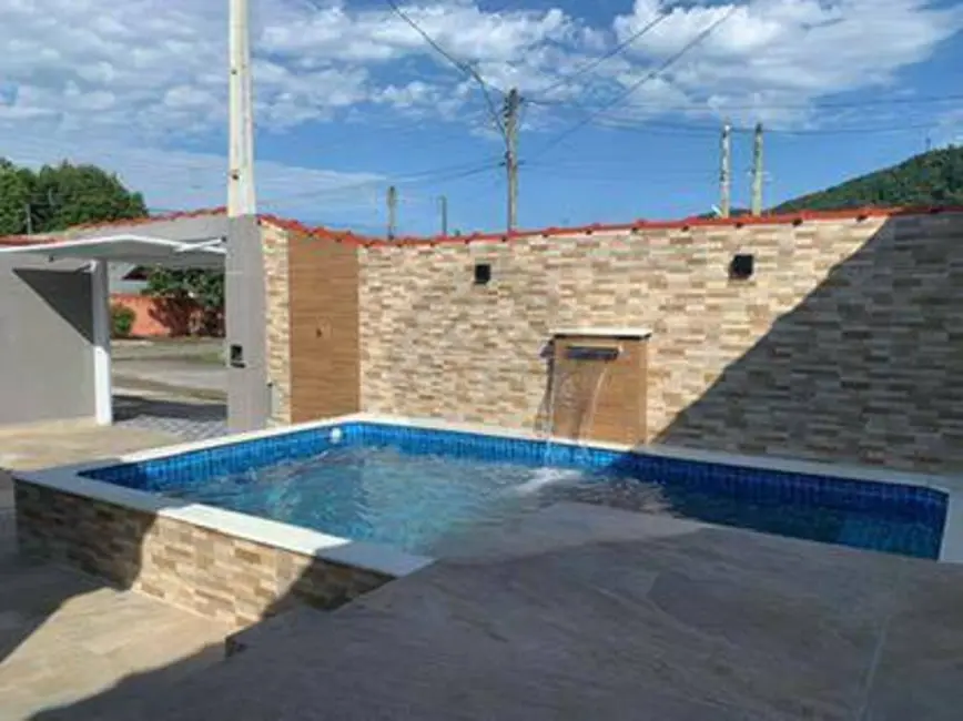 Foto 1 de Casa com 2 quartos à venda, 150m2 em Itanhaem - SP