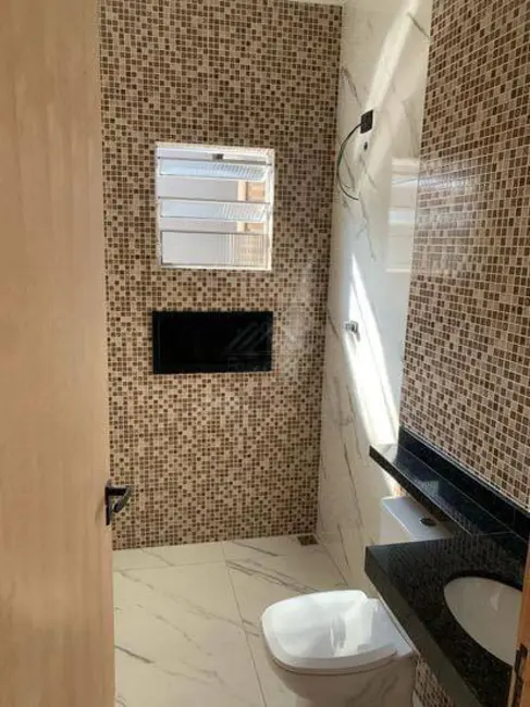 Casa com 2 quartos à venda, 150m2 em Itanhaem - SP - imagem 5 Foto 5 de Casa com 2 quartos à venda, 150m2 em Itanhaem - SP