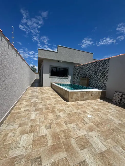 Foto 2 de Casa com 2 quartos à venda, 154m2 em Itanhaem - SP