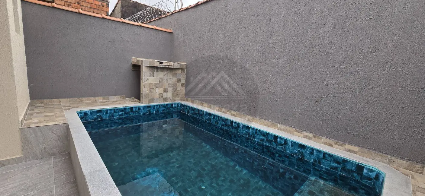Foto 1 de Casa com 2 quartos à venda, 125m2 em Itanhaem - SP