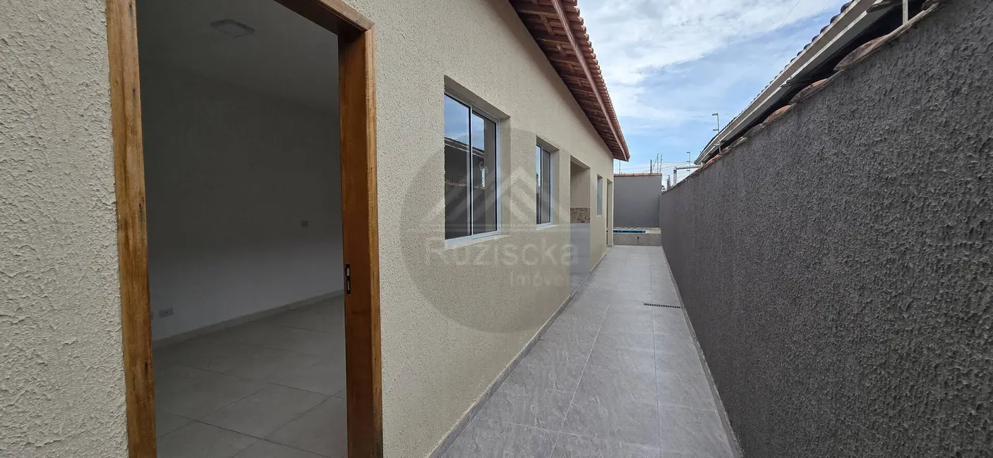 Foto 5 de Casa com 2 quartos à venda, 125m2 em Itanhaem - SP