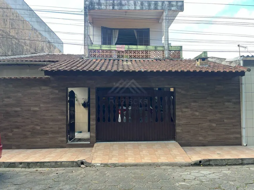 Foto 1 de Casa com 4 quartos à venda, 140m2 em Itanhaem - SP