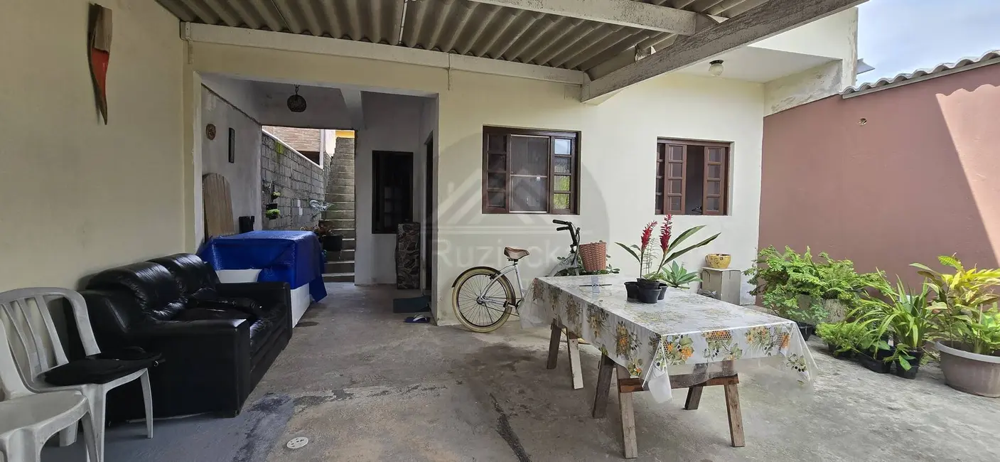 Foto 2 de Casa com 2 quartos à venda, 130m2 em Itanhaem - SP