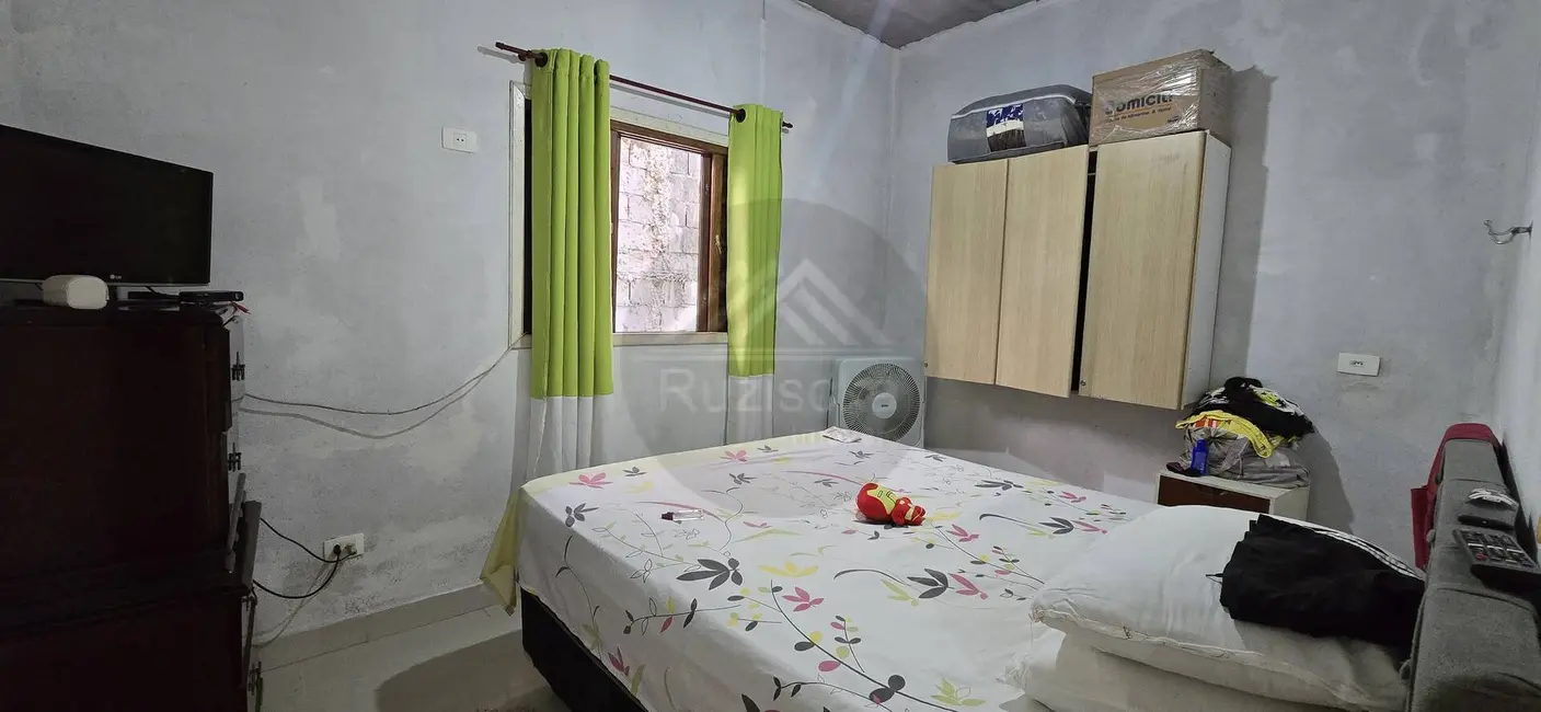 Foto 5 de Casa com 2 quartos à venda, 130m2 em Itanhaem - SP