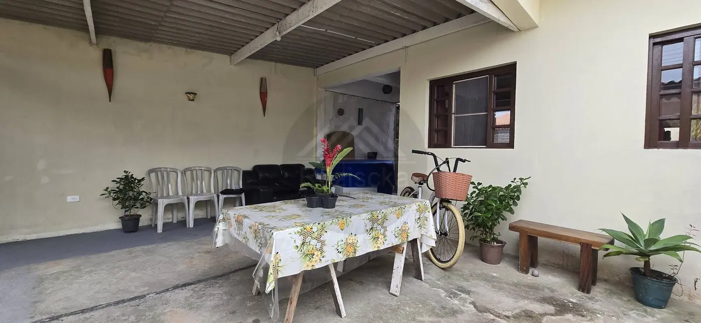 Foto 3 de Casa com 2 quartos à venda, 130m2 em Itanhaem - SP