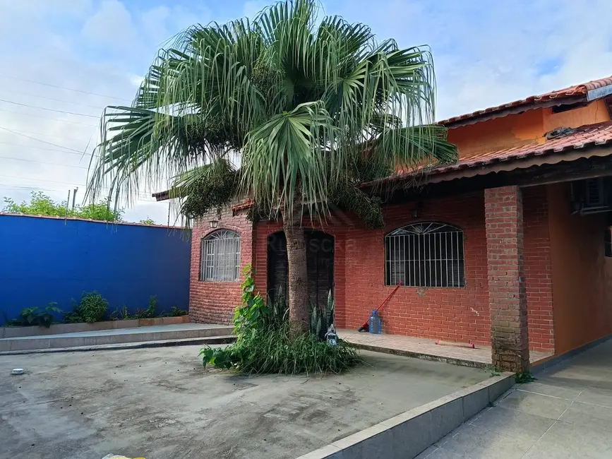 Foto 5 de Casa com 2 quartos à venda, 360m2 em Itanhaem - SP