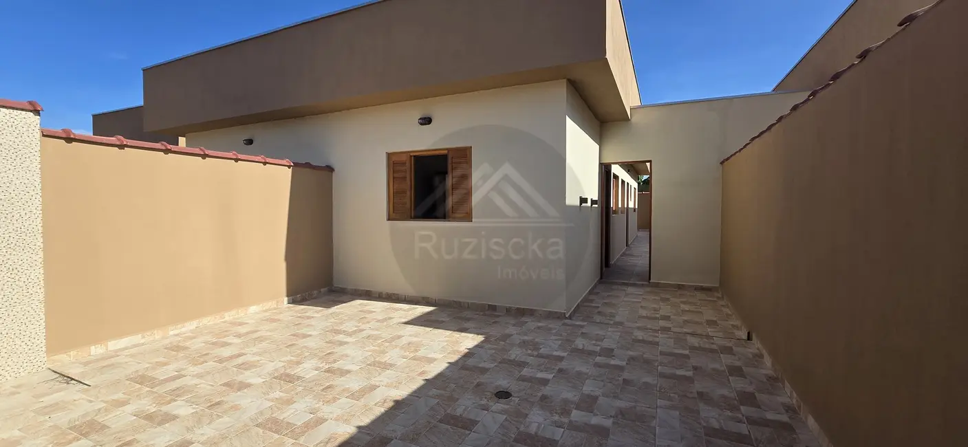 Foto 1 de Casa com 2 quartos à venda, 125m2 em Itanhaem - SP