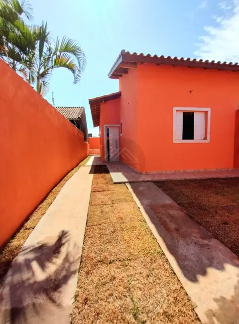 Foto 1 de Casa com 2 quartos à venda, 125m2 em Itanhaem - SP