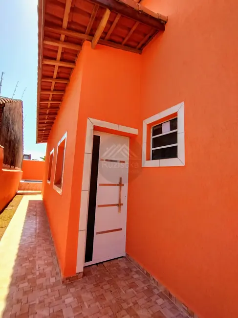 Foto 2 de Casa com 2 quartos à venda, 125m2 em Itanhaem - SP