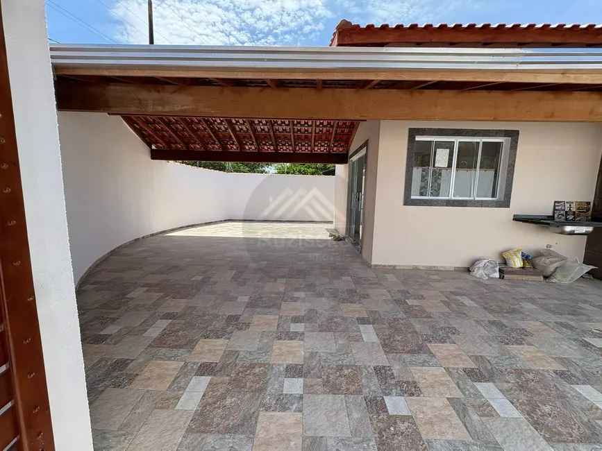 Foto 2 de Casa com 2 quartos à venda, 169m2 em Itanhaem - SP