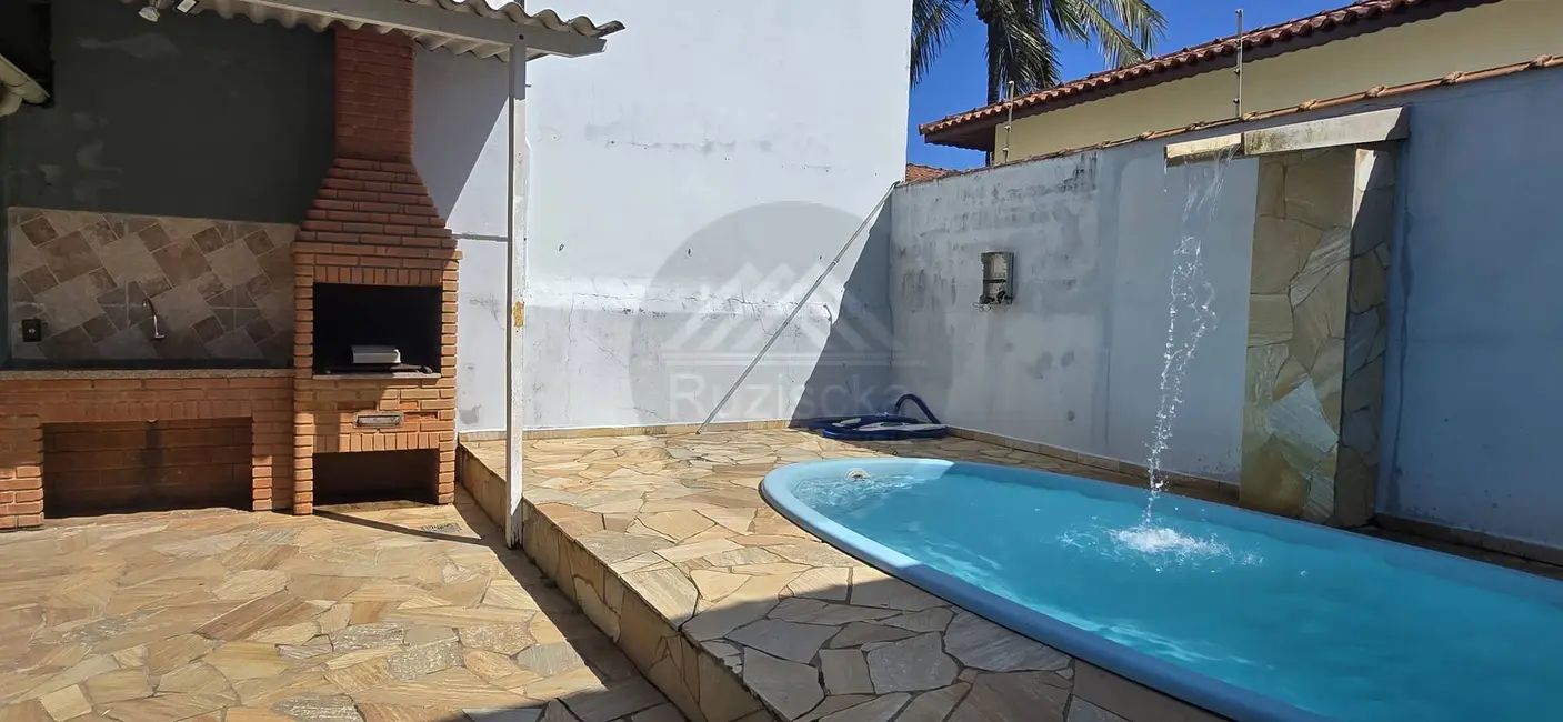 Foto 2 de Casa com 3 quartos à venda, 188m2 em Itanhaem - SP