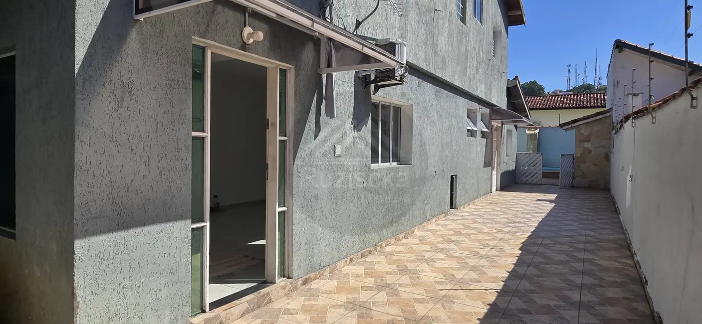 Foto 3 de Casa com 3 quartos à venda, 188m2 em Itanhaem - SP