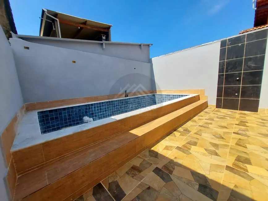 Casa de Condomínio com 2 quartos à venda, 165m2 em Itanhaem - SP - imagem 2 Foto 2 de Casa de Condomínio com 2 quartos à venda, 165m2 em Itanhaem - SP