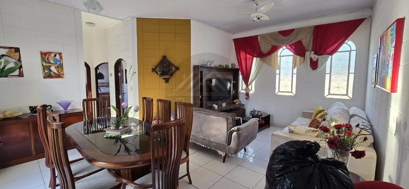 Foto 6 de Casa com 3 quartos à venda, 283m2 em Itanhaem - SP