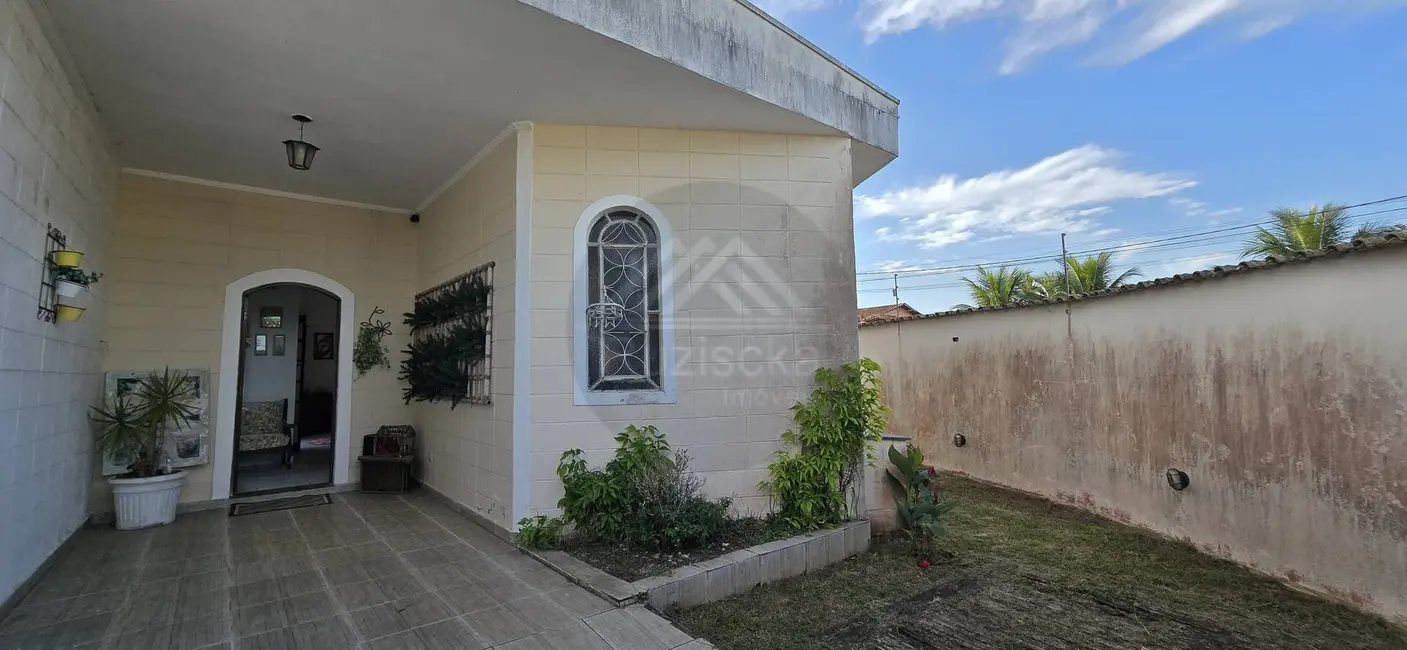 Foto 1 de Casa com 3 quartos à venda, 283m2 em Itanhaem - SP